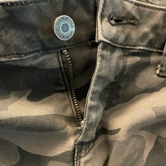 Camouflage Pants/Jeggings - Picture 7 of 7